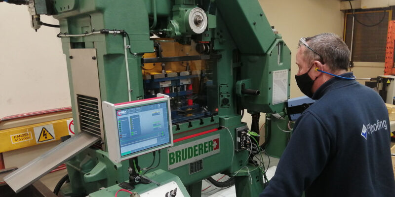 HV Wooding machine in action