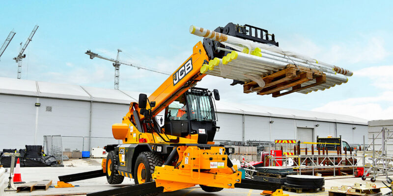 Bylor have deployed JCB machines to help the construction of EDF's hinkley c nucelar power plant machine